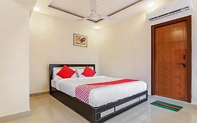 Oyo Kings Hotel