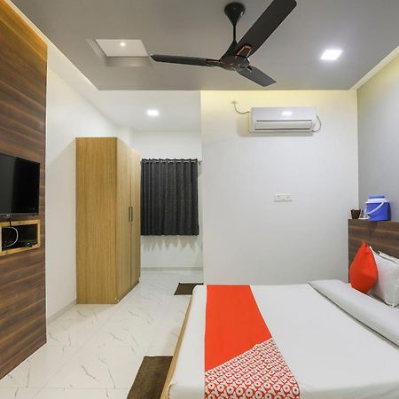 Oyo Kings Hotel Katunayake Exterior photo
