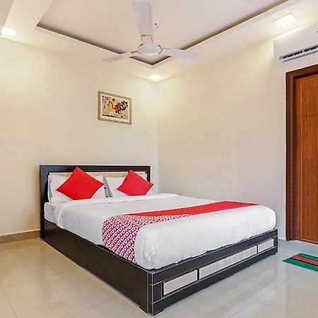Oyo Kings Hotel Katunayake Exterior photo